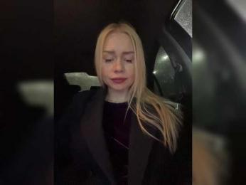 MirandaNow webcam model stream image