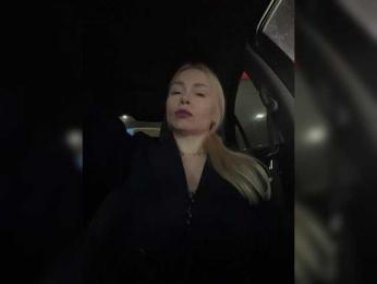 MirandaNow webcam model stream image