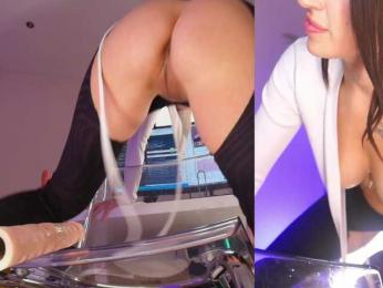 EvaBailey webcam model stream image