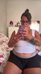 Mikela_ webcam model stream image