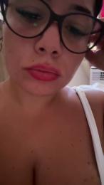 Mikela_ webcam model stream image
