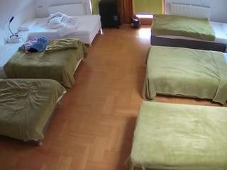 voyeurcam-julmodels-bed-6 webcam model stream image