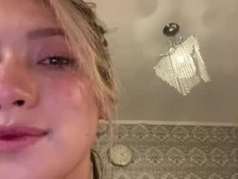 crazzy_cherry webcam chaturbate model stream image