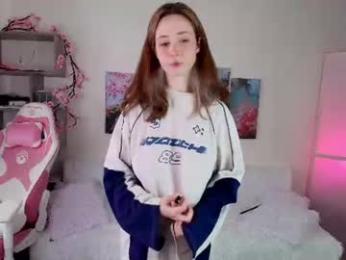 poompoompeach_ webcam model stream image