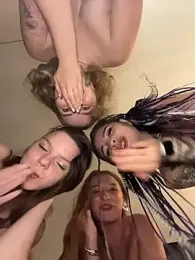 RollingGirls webcam model stream image