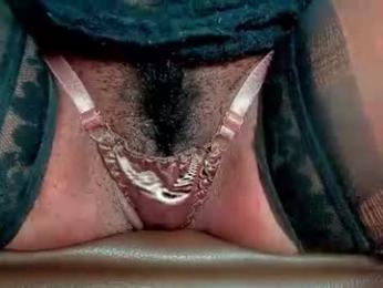 melania_browis webcam model stream image