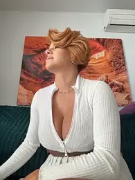 Selvaggia_official83 webcam model stream image