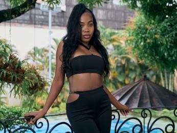 CarlieLyn webcam model stream image