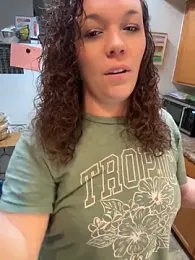 XoMisty webcam model stream image