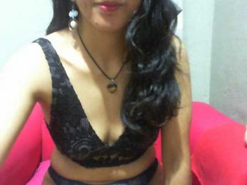 Lysah webcam model stream image