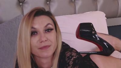 MayaHales webcam model stream image