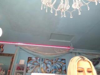 Adrianna Fox webcam model stream image