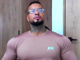 Darius Ions webcam flirt4free model stream image