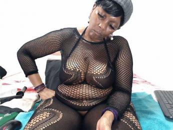 CreamyBum webcam bongacams model stream image