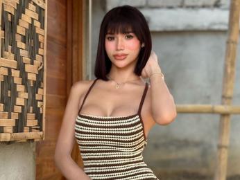 AthenaFamurri webcam model stream image