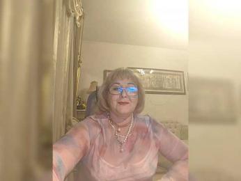 KarinkaSweet webcam bongacams model stream image