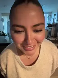 sukhakunis1 webcam model stream image