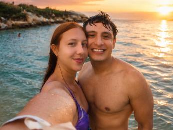 PeterAndHellen webcam livejasmin model stream image