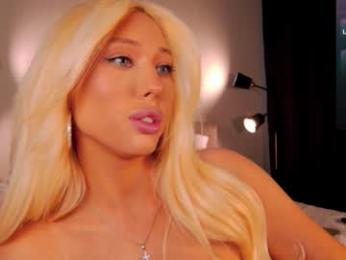 wow_peach_girl webcam model stream image