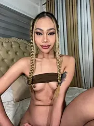 Innocent_yanixx69 webcam model stream image