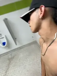 HarryGaze webcam model stream image