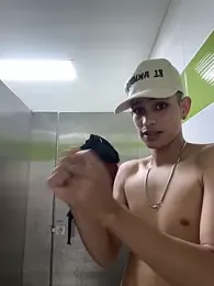 HarryGaze webcam model stream image