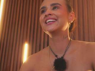 alana-haze webcam model stream image
