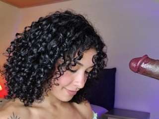 dani-moore webcam model stream image