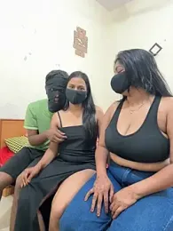 MAYRA_LOVES webcam stripchat model stream image