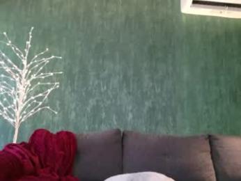 littleflowers webcam chaturbate model stream image