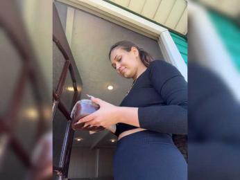 Anutka-chocolatee webcam bongacams model stream image