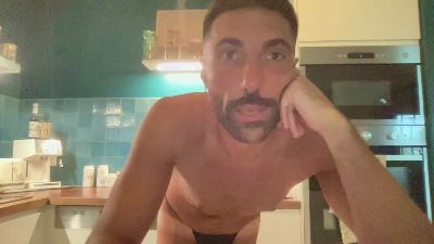 KiinkyBtm webcam model stream image