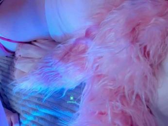 pink-poison webcam model stream image