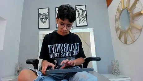 adams_bobby webcam stripchat model stream image