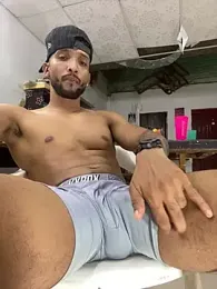 leoblazes webcam model stream image