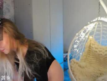 mila_bananaa webcam chaturbate model stream image