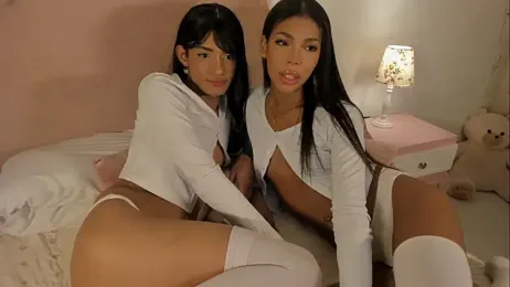zuri_lux webcam stripchat model stream image