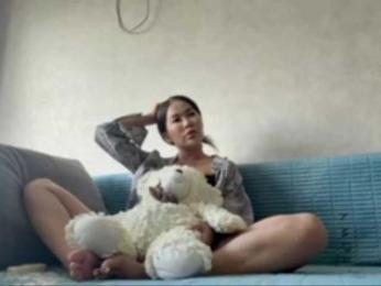 SonyaGuliver webcam model stream image