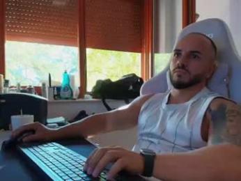 supermanboyxxl webcam model stream image