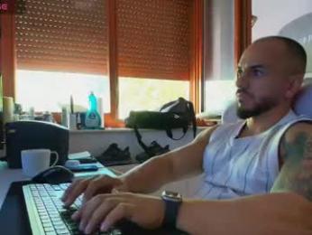 supermanboyxxl webcam model stream image