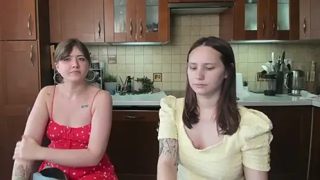 HotCaramellsTV webcam model stream image