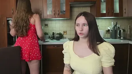 HotCaramellsTV webcam model stream image