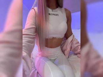 PauLiiine webcam model stream image