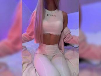 PauLiiine webcam model stream image