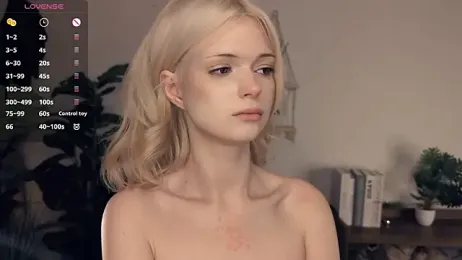 LaureMestler webcam stripchat model stream image