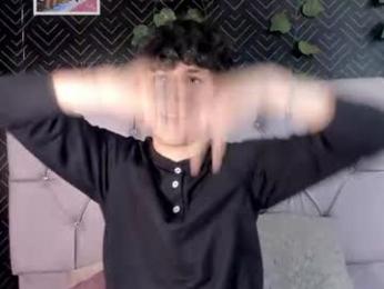axel_evanss webcam model stream image