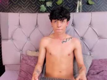 axel_evanss webcam model stream image