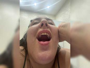 Alisaay webcam bongacams model stream image
