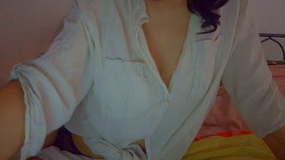 __nina webcam model stream image