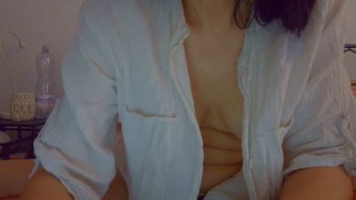 __nina webcam model stream image
